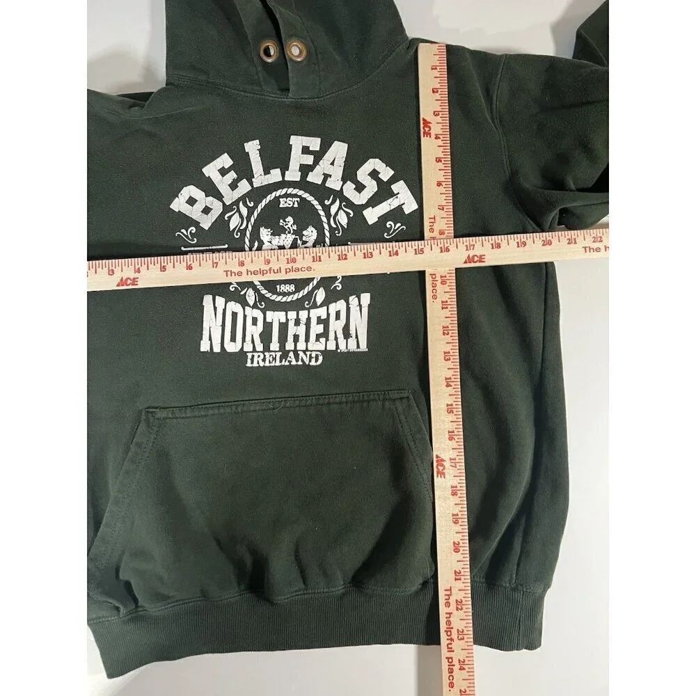 Vintage Y2K forest green Belfast Northern Ireland graphic M grunge hoodie